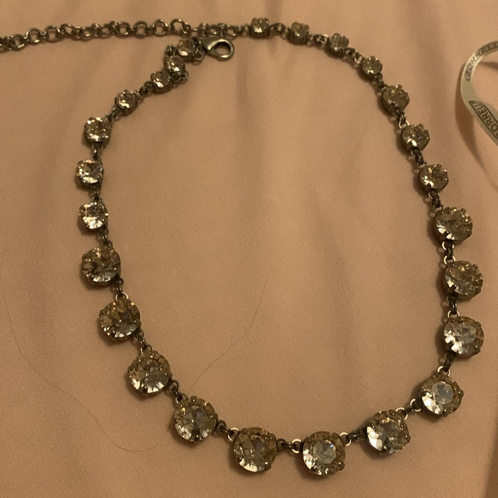 So sparkly! Sorrelli necklace.